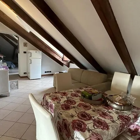 Apartament Mansardato In Centro. Turyn