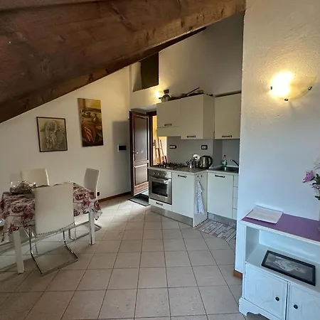 Apartament Mansardato In Centro.
